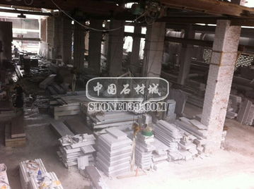 寶鋒石材圓柱加工廠現場圖片 公司相冊 南安市寶鋒石材圓柱加工廠 泉州白 606 花崗巖圓柱 空心柱 羅馬柱 石球等異形石材產品加工